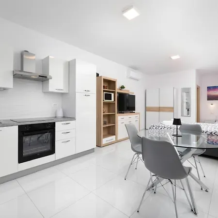 Jana Apartman