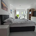 Jana Apartman *