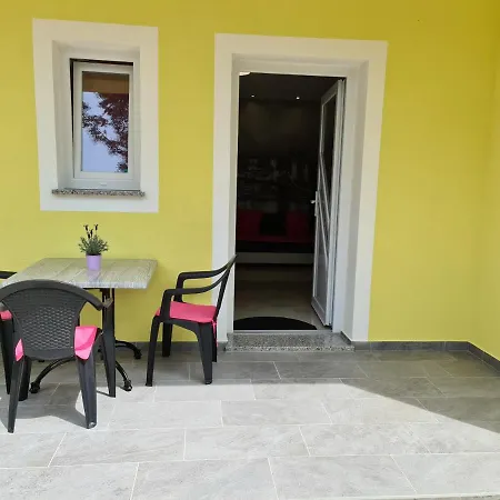 Jana Apartament *