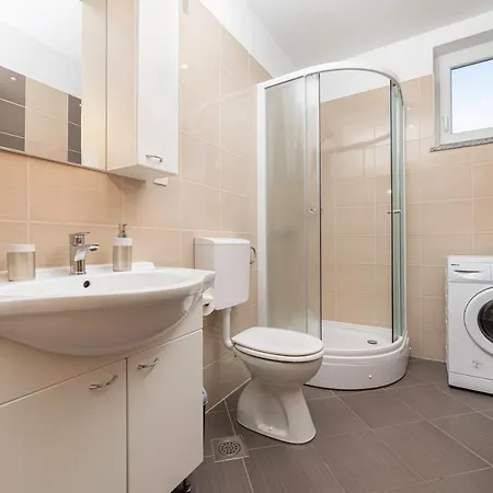 Jana Apartament *